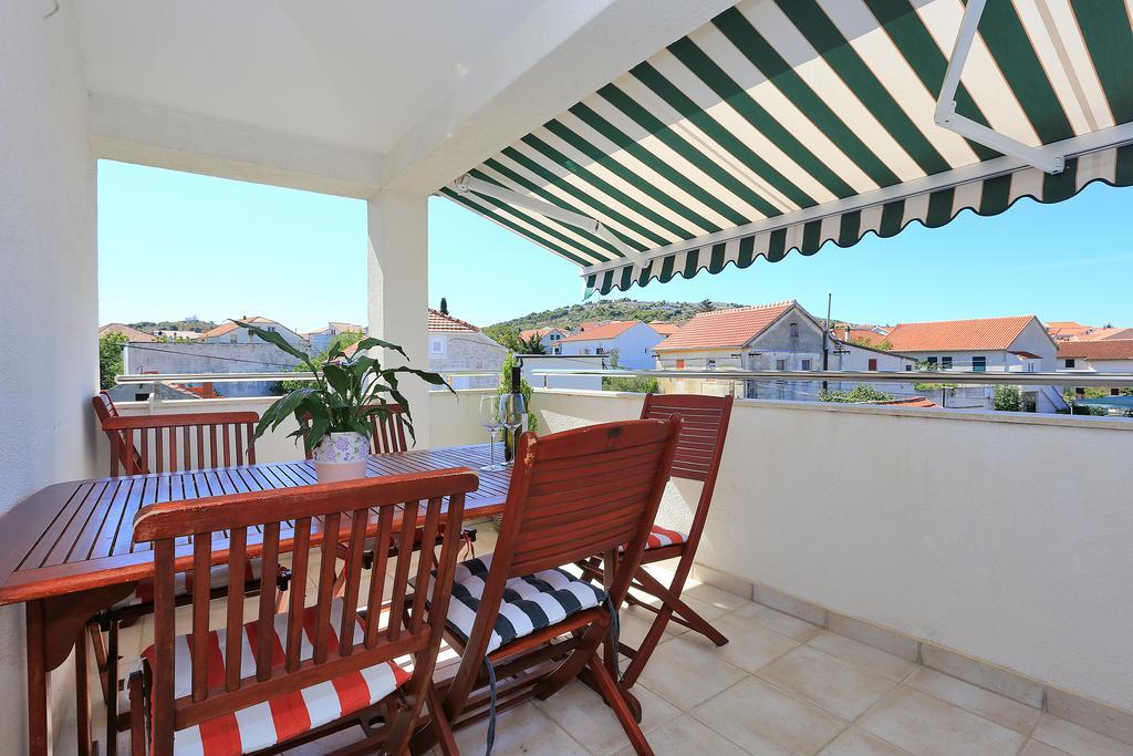 Apartment Pa Ve Murter Buitenkant foto
